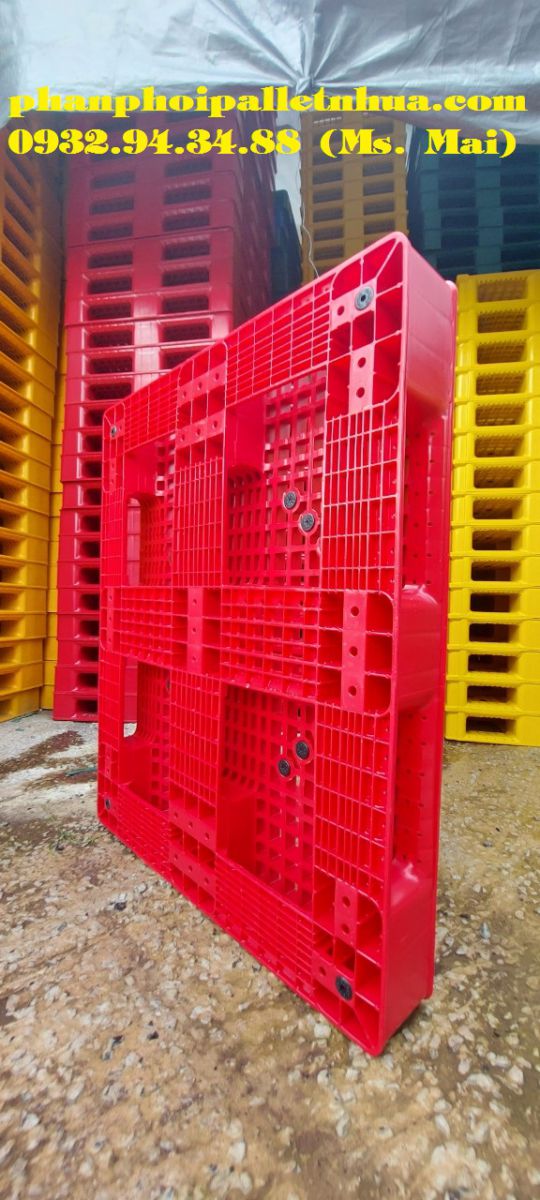 Tại sao nên mua pallet nhựa số lượng lớn?
