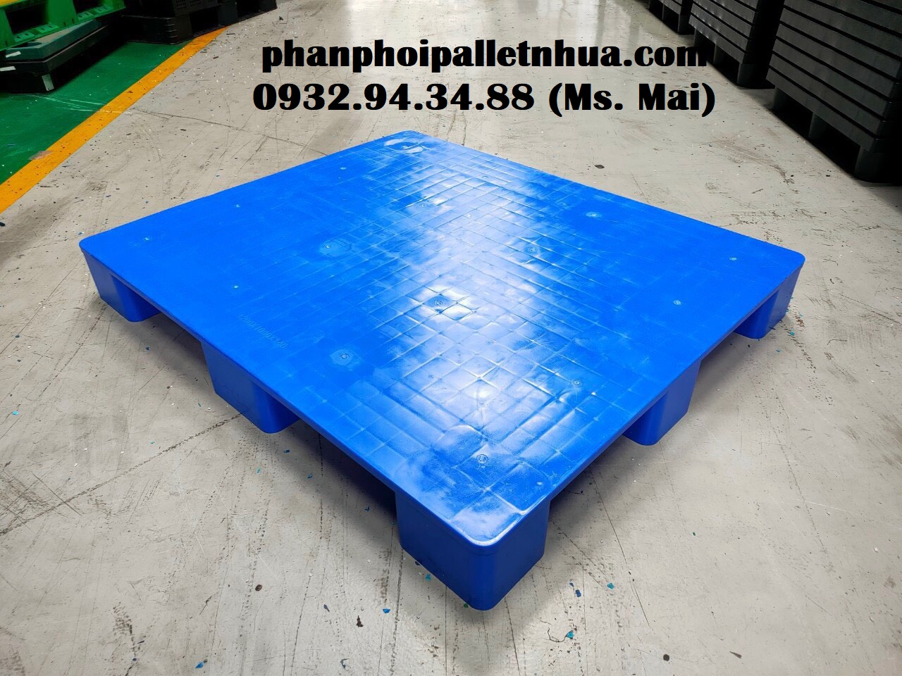 Pallet nhựa màu xanh giá rẻ cạnh tranh, liên hệ 0932943488 (24/7)