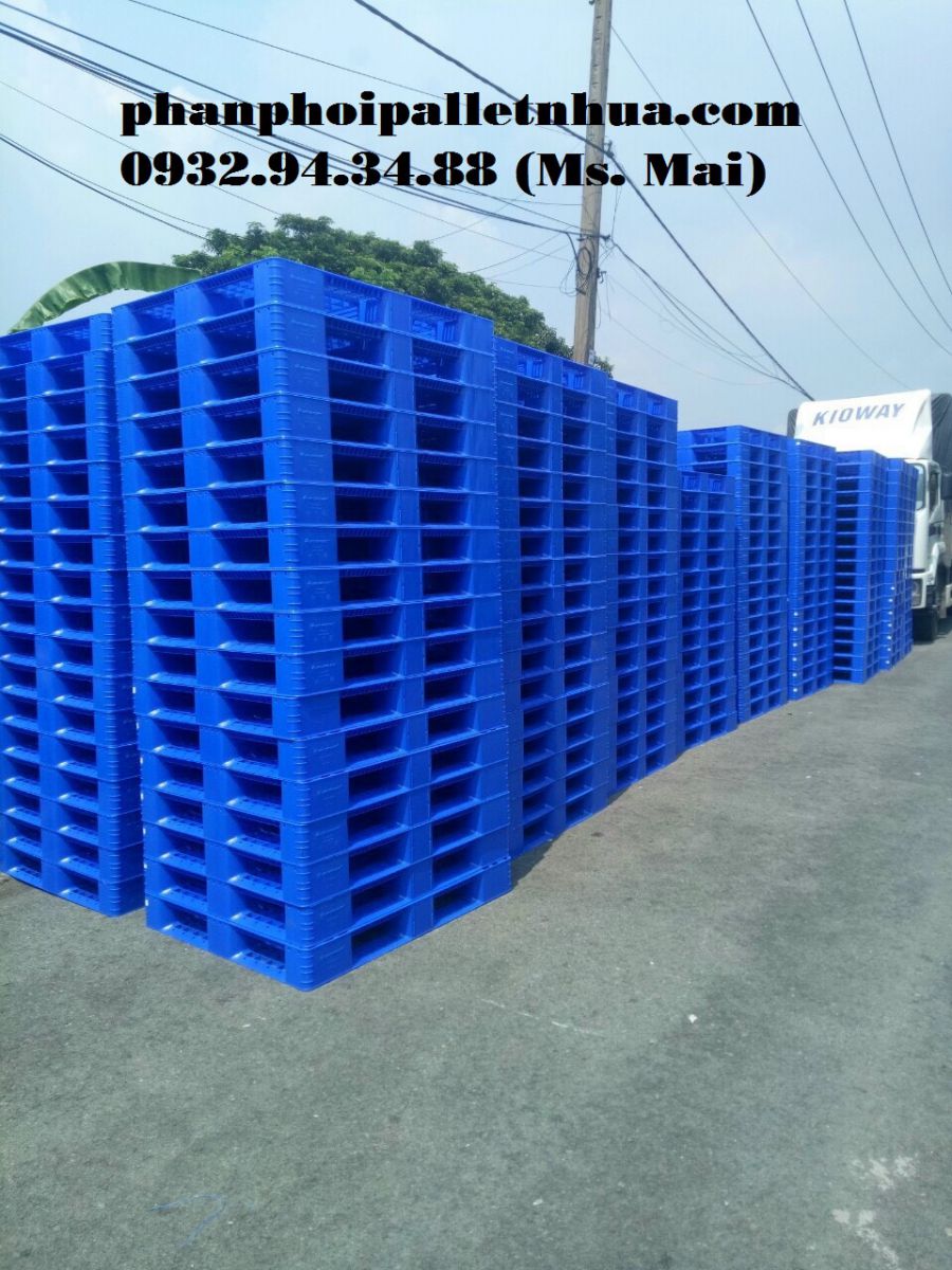 Pallet nhựa màu xanh giá rẻ cạnh tranh, liên hệ 0932943488 (24/7)