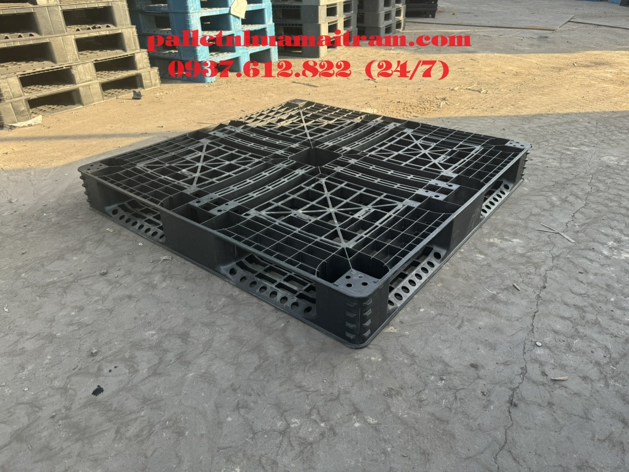 Nên mua pallet nhựa cũ hay mới? So sánh giá, độ bền và ứng dụng